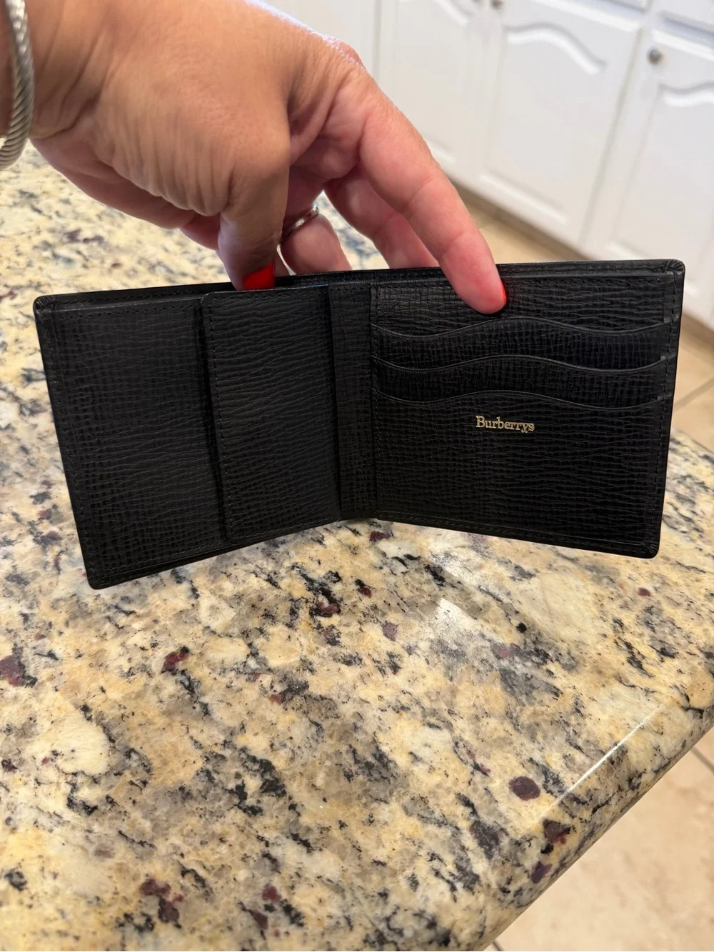 Authentic Burberry Men's Black Leather Bi-Fold Wallet - Classic Style